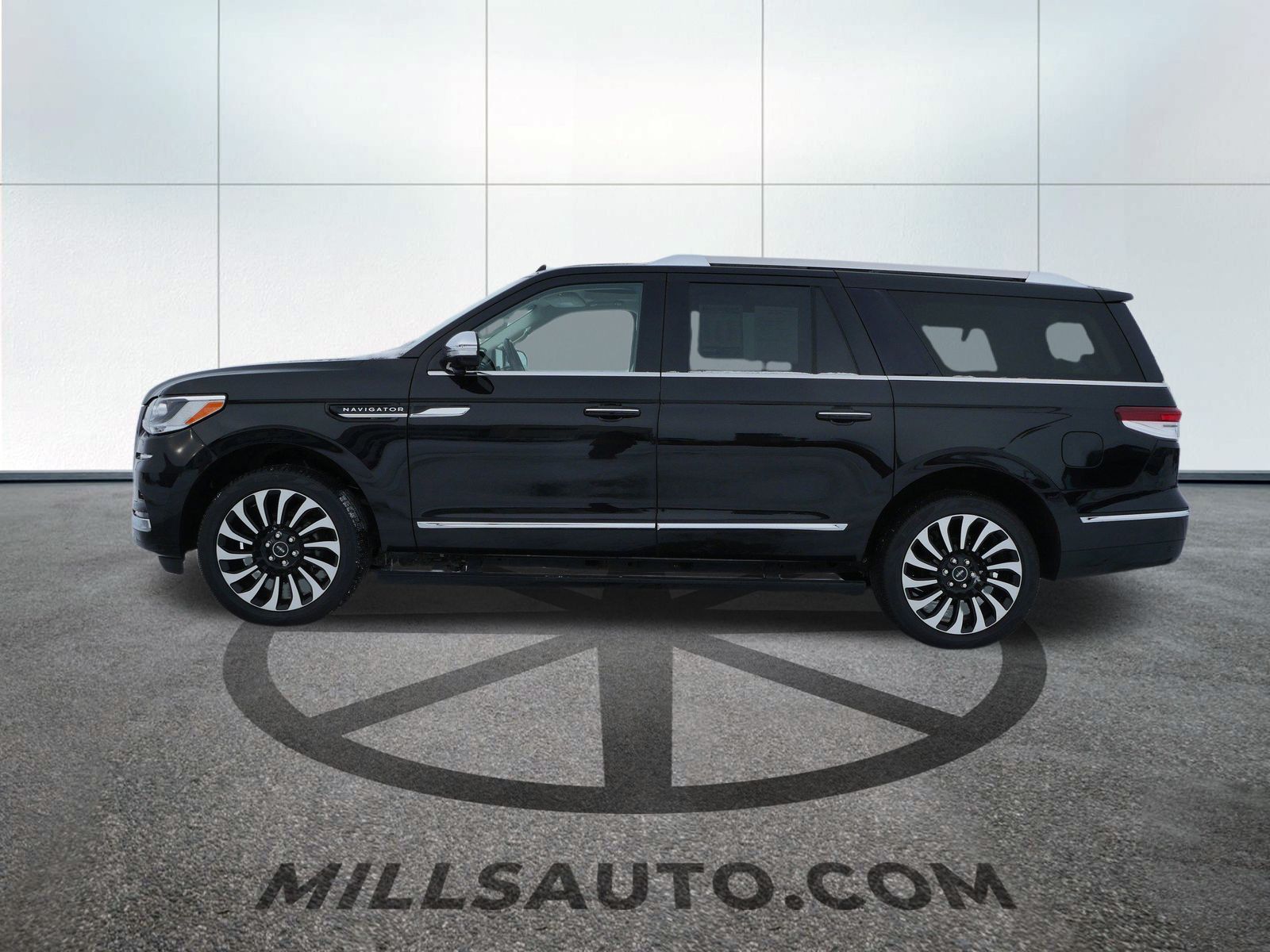 Used 2022 Lincoln Navigator Black Label L with VIN 5LMJJ3TT0NEL04568 for sale in Willmar, Minnesota