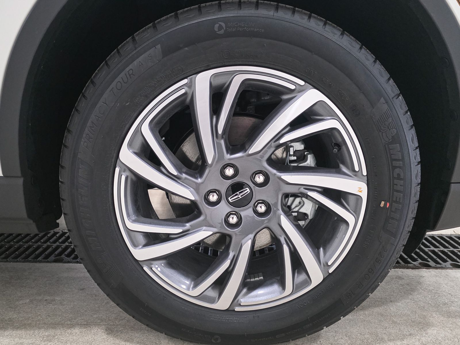 2026 Lincoln Corsair Premiere - Photo 18