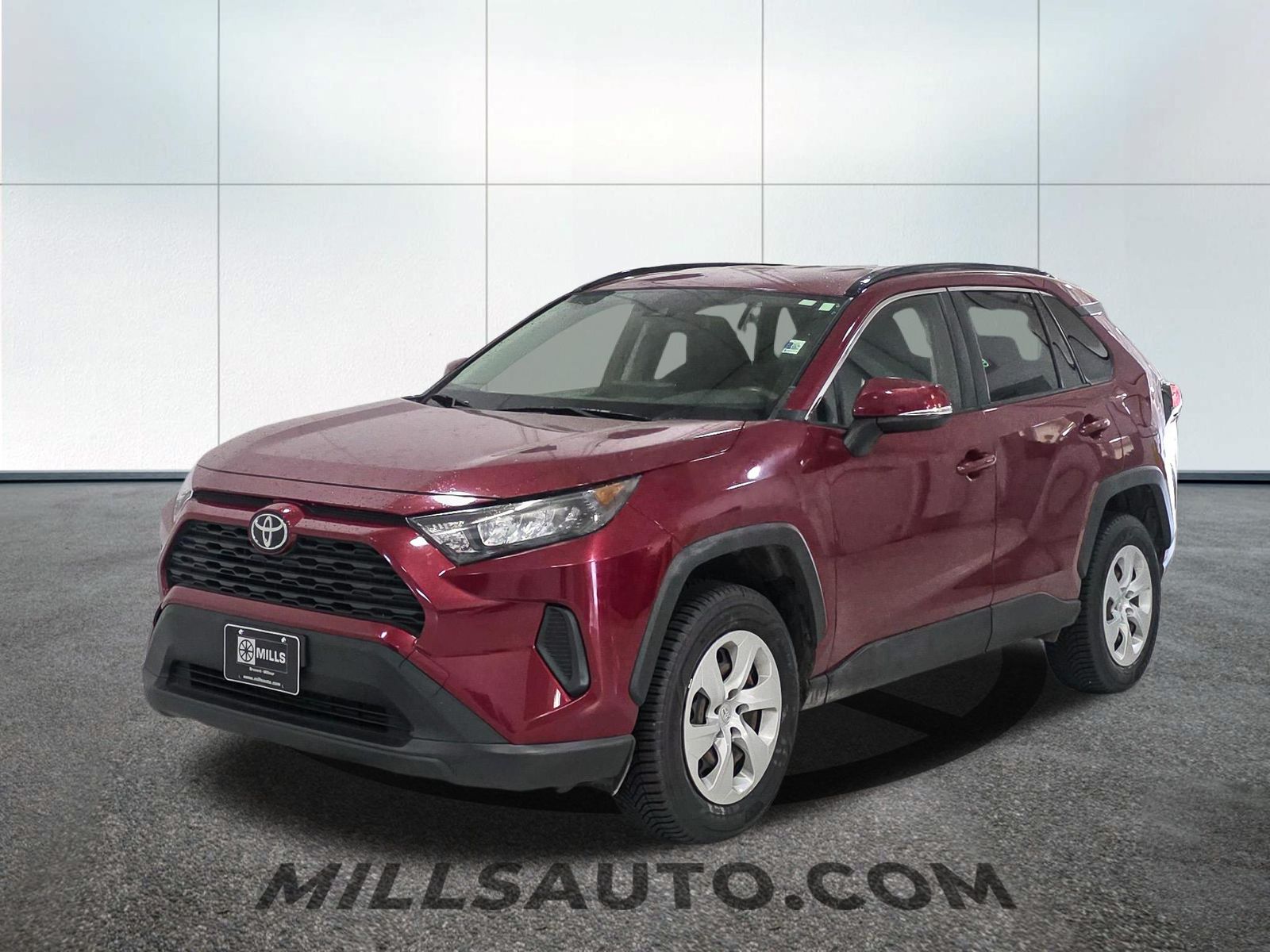 Used 2019 Toyota RAV4 LE with VIN JTMG1RFV1KD023964 for sale in Willmar, Minnesota