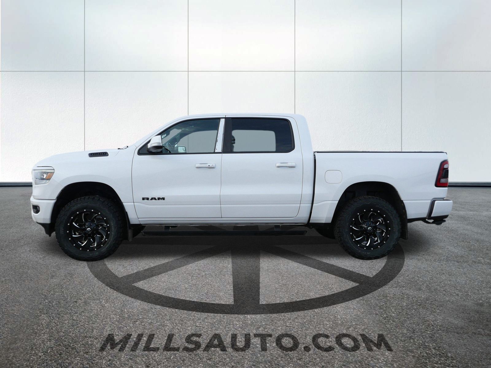 Used 2020 RAM Ram 1500 Sport with VIN 1C6SRFLT5LN270718 for sale in Willmar, Minnesota