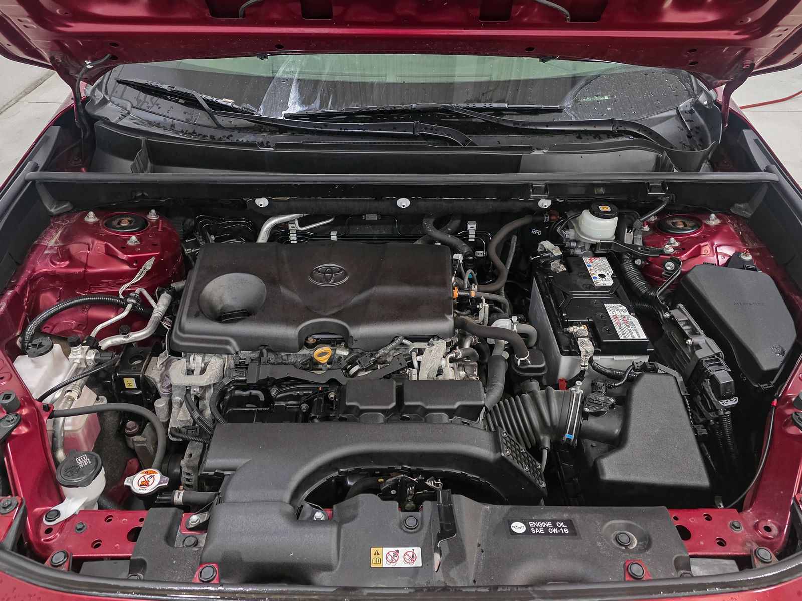 2019 Toyota RAV4 LE - Photo 16