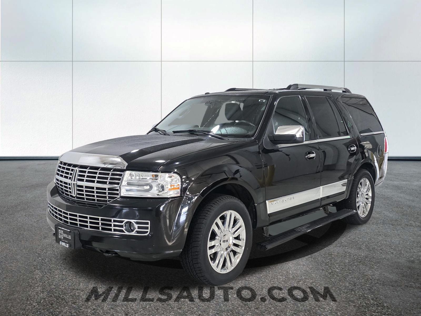 Used 2010 Lincoln Navigator Base with VIN 5LMJJ2J53AEJ06317 for sale in Willmar, Minnesota