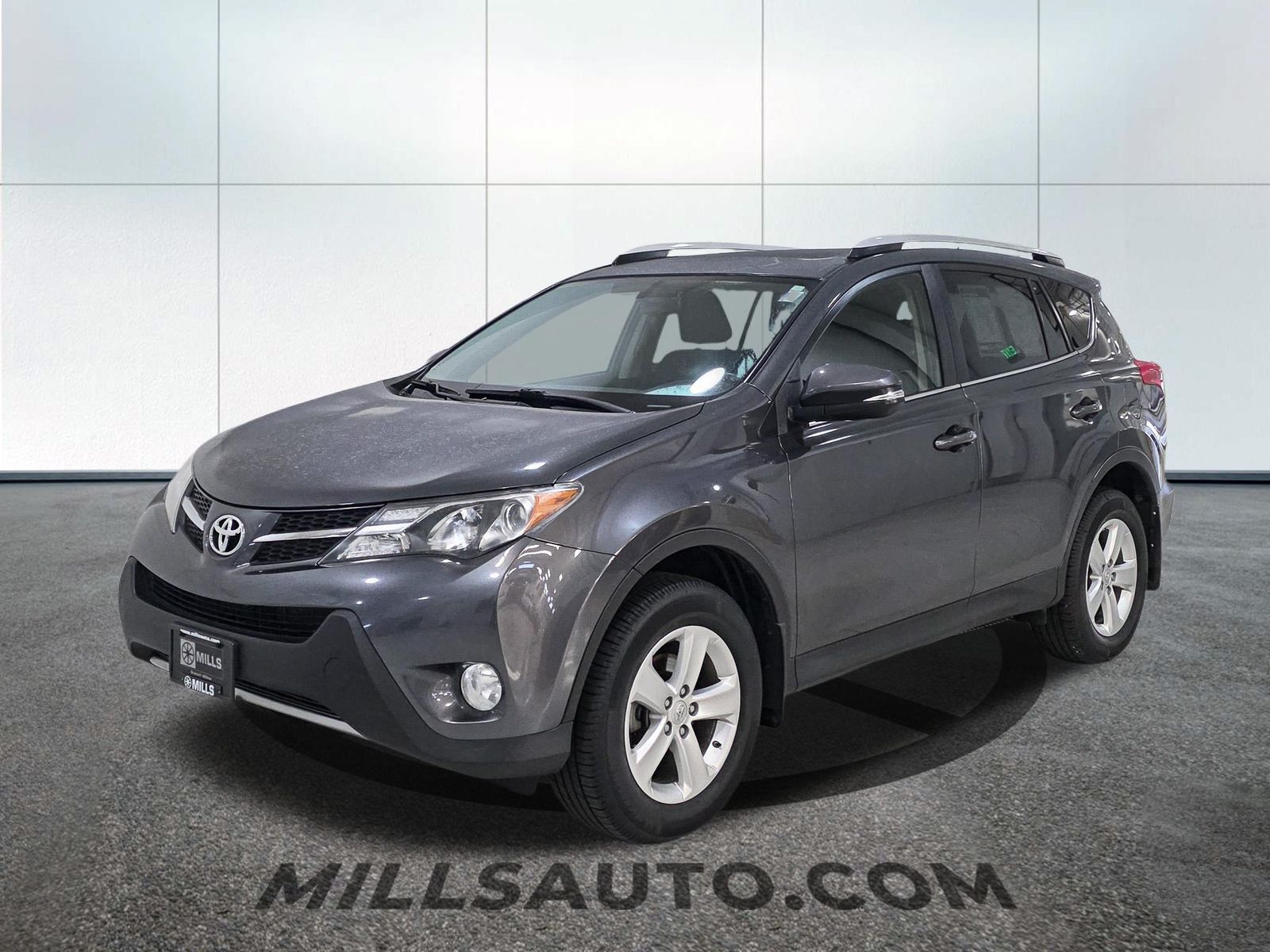 Used 2014 Toyota RAV4 XLE with VIN JTMRFREV4ED066338 for sale in Willmar, Minnesota