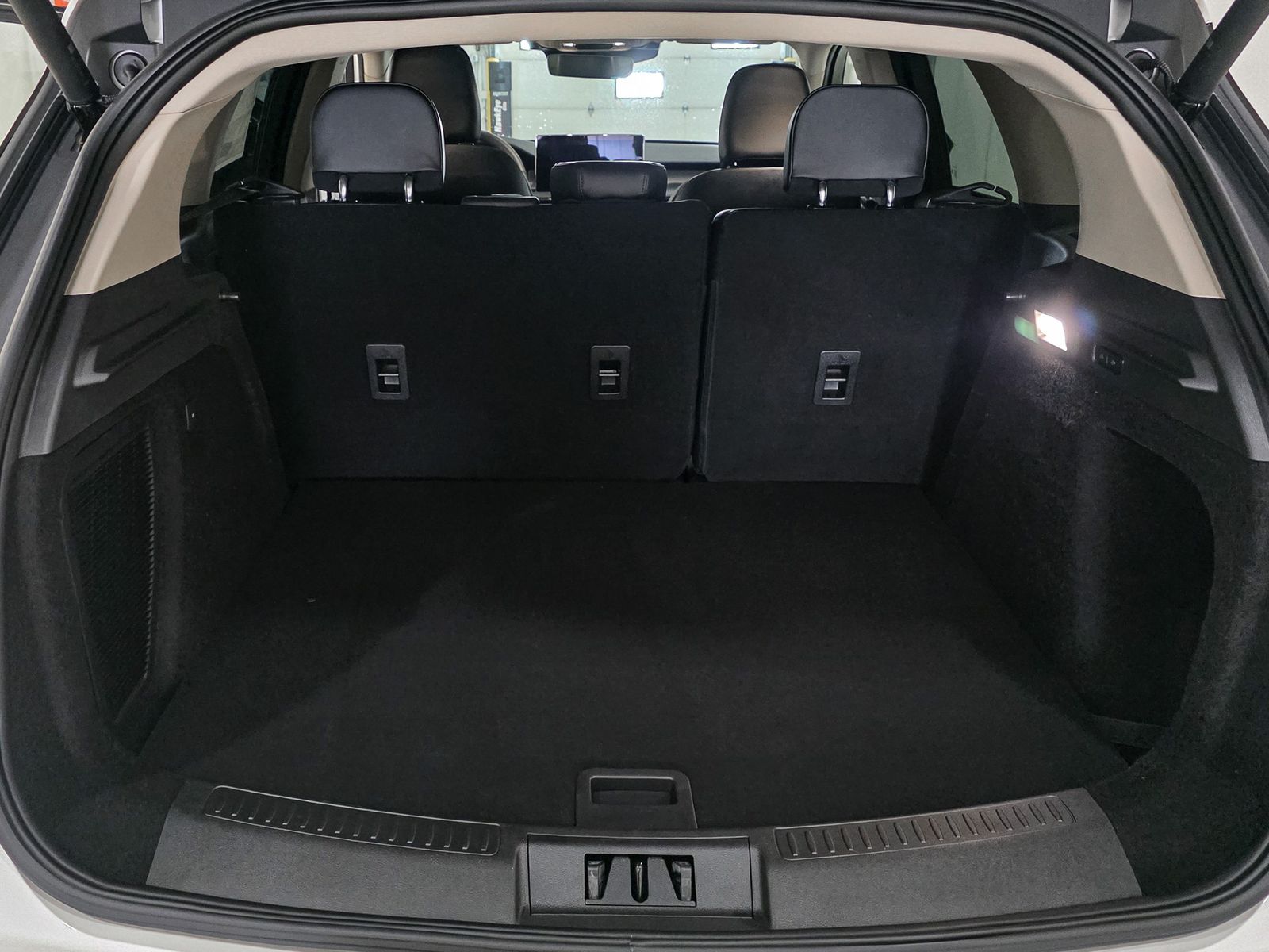 2026 Lincoln Corsair Premiere - Photo 17