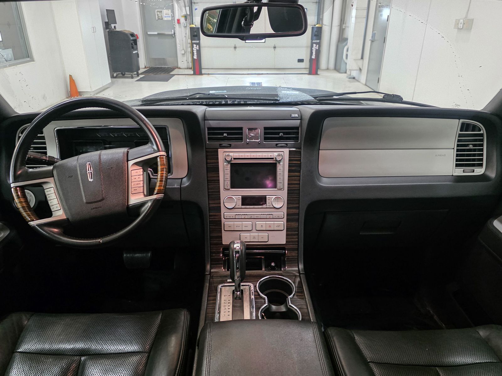 2010 Lincoln Navigator Base - Photo 28