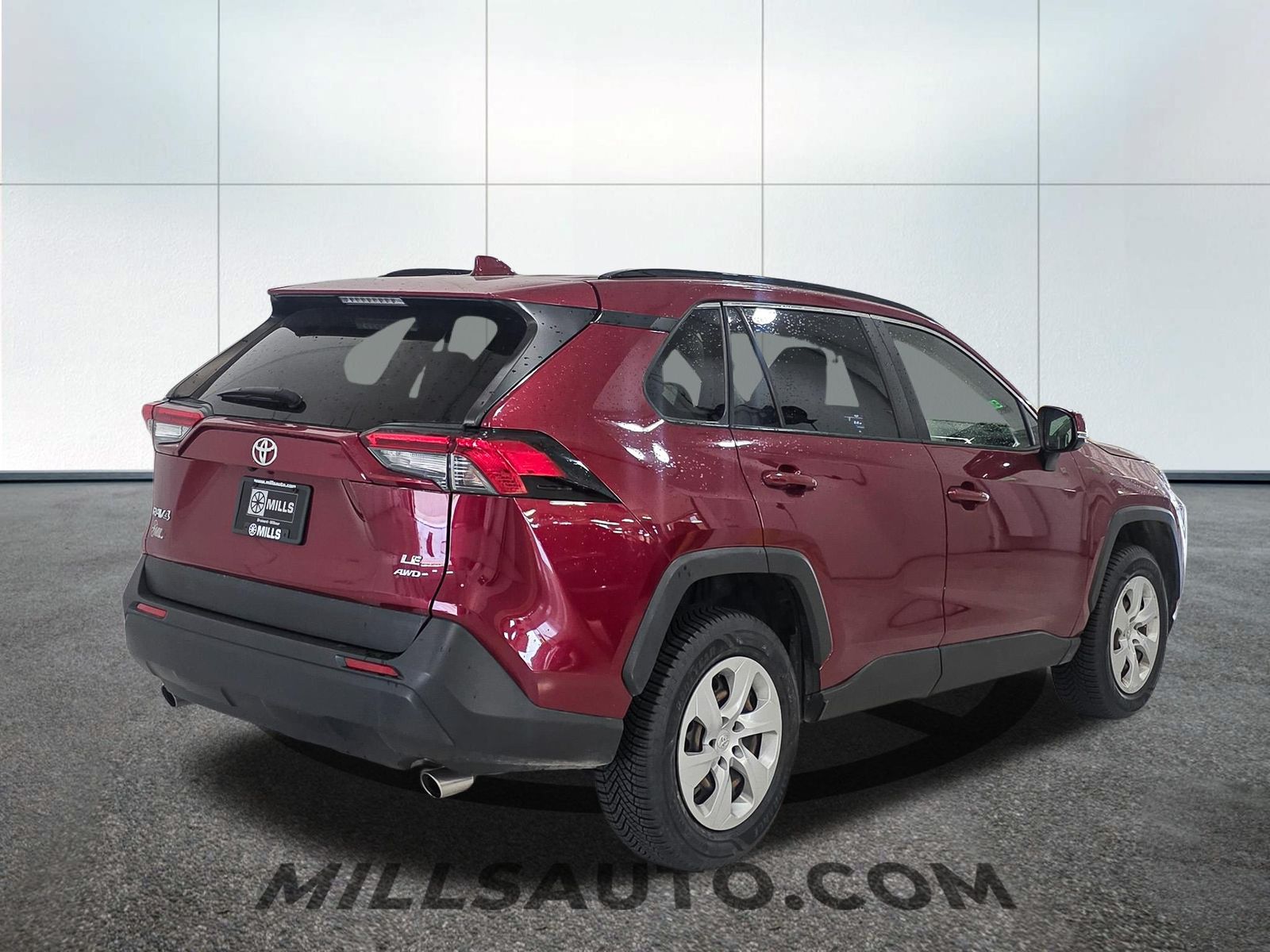 2019 Toyota RAV4 LE - Photo 8