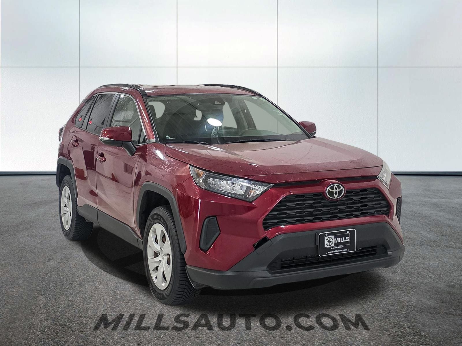 2019 Toyota RAV4 LE - Photo 11