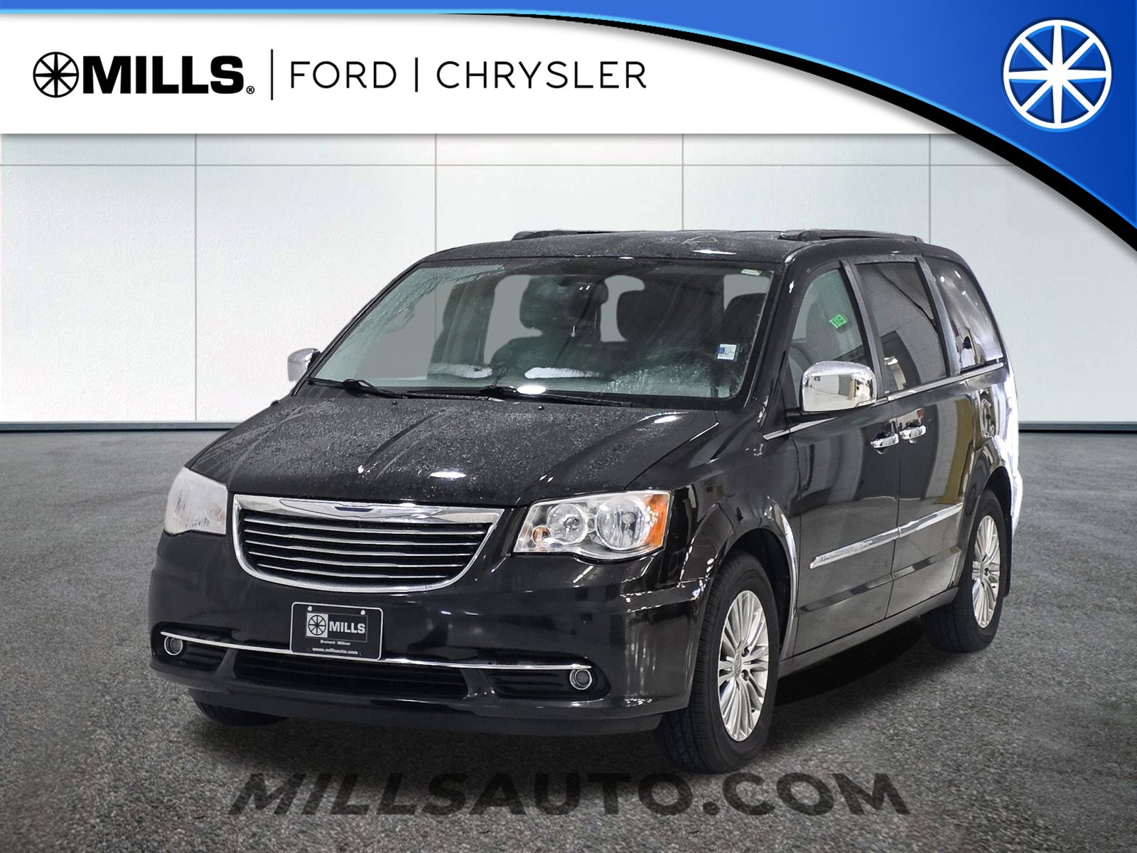 Used 2013 Chrysler Town & Country Touring-L with VIN 2C4RC1CG7DR589279 for sale in Willmar, Minnesota