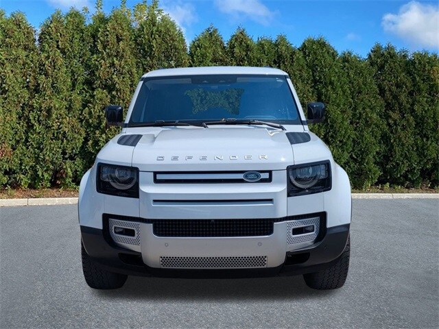2020 Land Rover Defender 110 SE photo 2