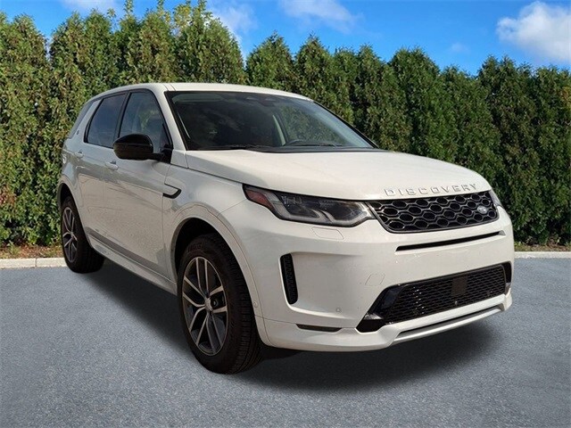 2024 Land Rover Discovery Sport S photo 3