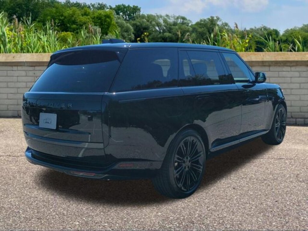 New 2026 Land Rover Range Rover SE SUV