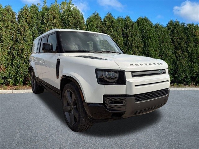 2024 Land Rover Defender 130 Outbound photo 3