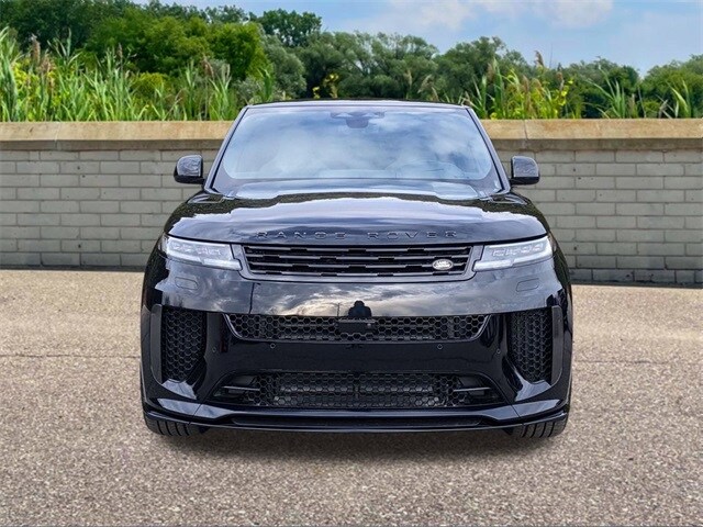 2025 Land Rover Range Rover Sport photo 2