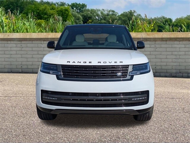 2025 Land Rover Range Rover SE photo 2