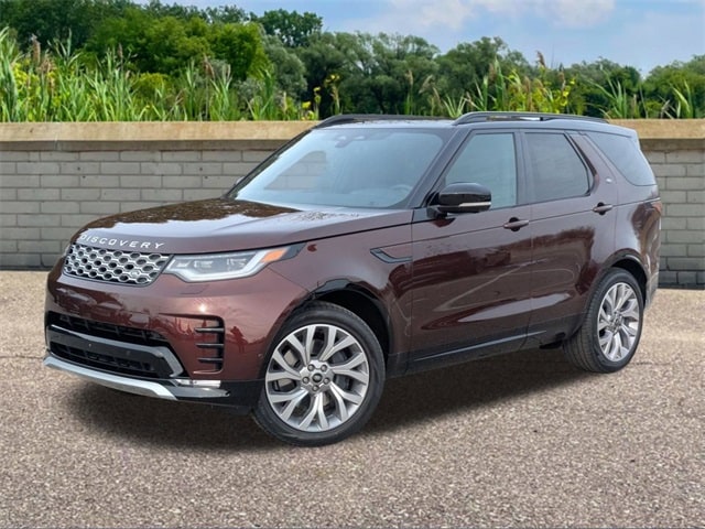 2026 Land Rover Discovery Tempest Edition's photo
