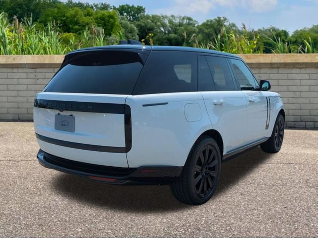 New 2026 Land Rover Range Rover SE SUV