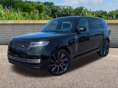 2026 Land Rover Range Rover SV SUV