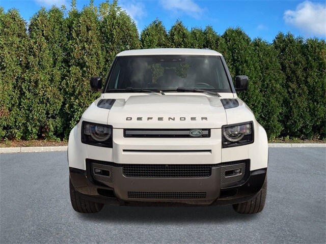 2024 Land Rover Defender 130 Outbound photo 2