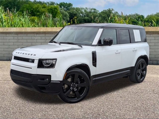 2026 Land Rover Defender V8's photo