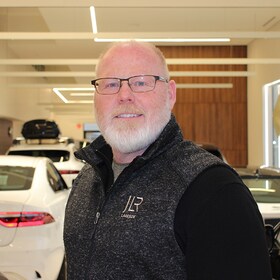 Staff member Derek Alore from ID_81616bda5070