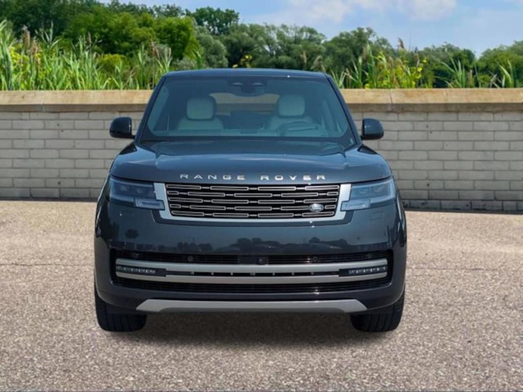 New 2026 Land Rover Range Rover SE SUV