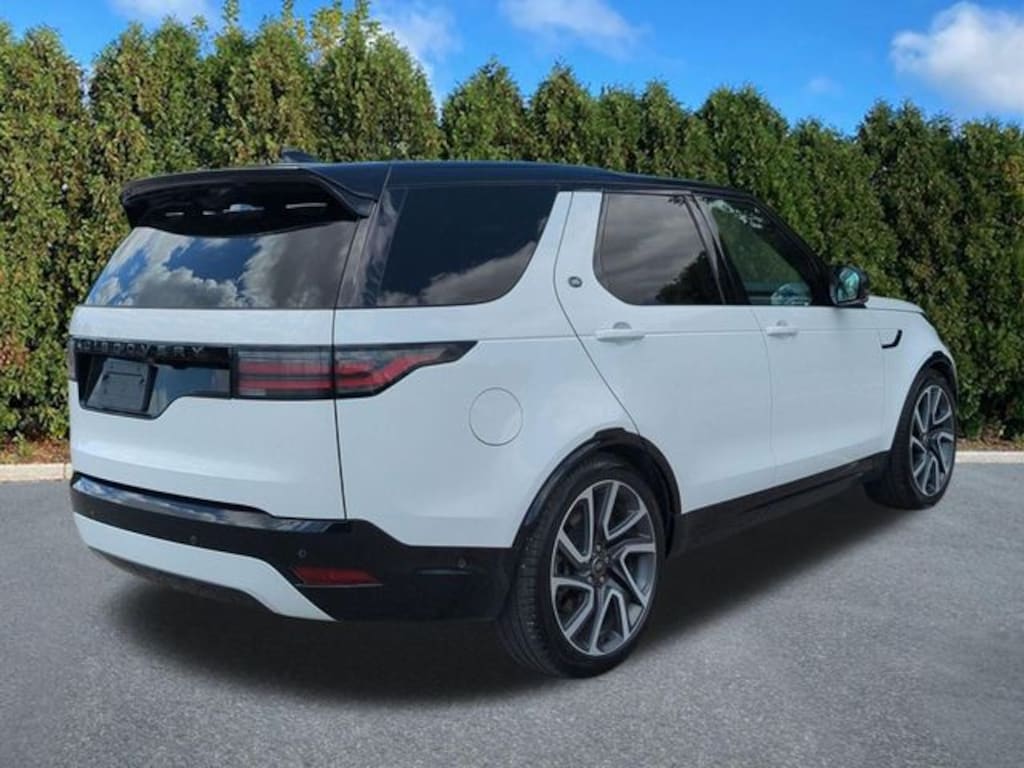 Used 2025 Land Rover Discovery P360 Dynamic SE SUV