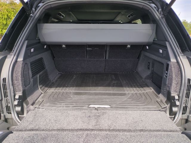 2026 Land Rover Range Rover SV - Photo 16