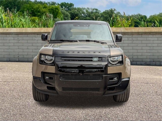 2025 Land Rover Defender 130 X photo 2