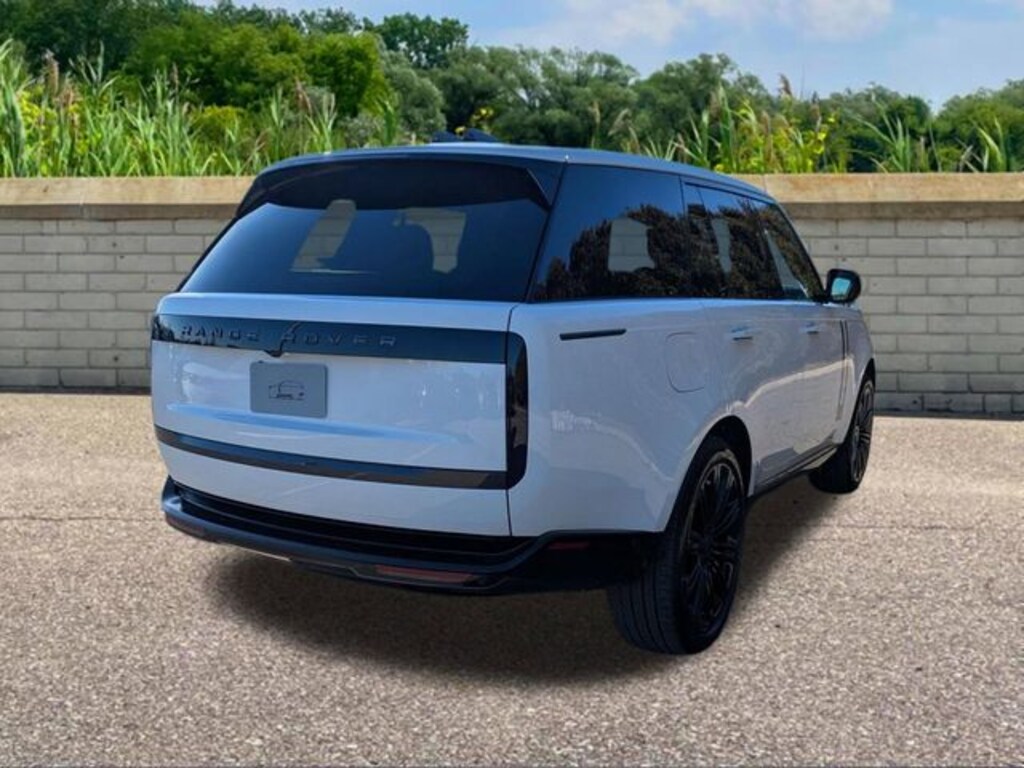 New 2026 Land Rover Range Rover SE SUV