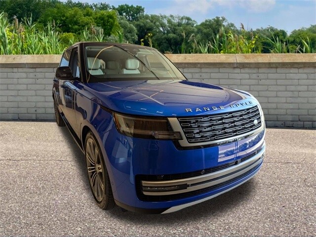 2025 Land Rover Range Rover Autobiography photo 3