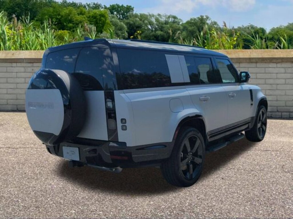 New 2026 Land Rover Defender 130 X-Dynamic SE SUV