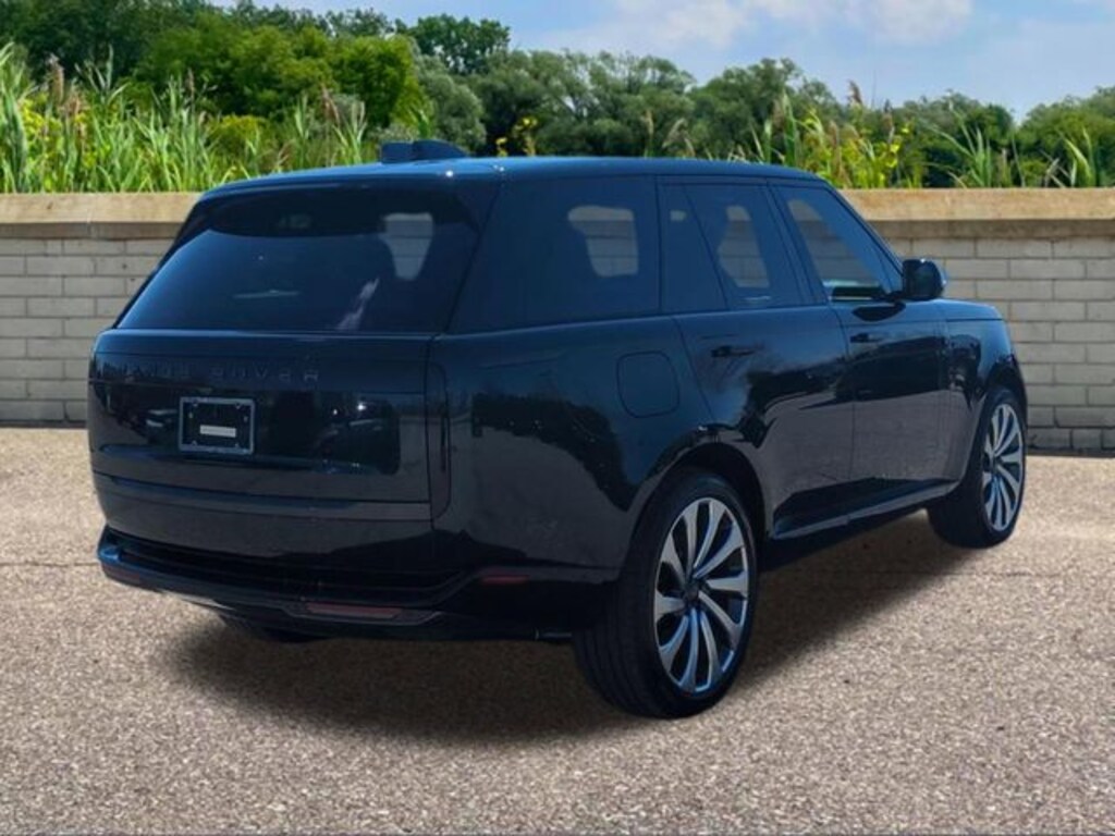 New 2026 Land Rover Range Rover SE SUV