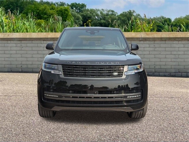 2025 Land Rover Range Rover SE photo 2
