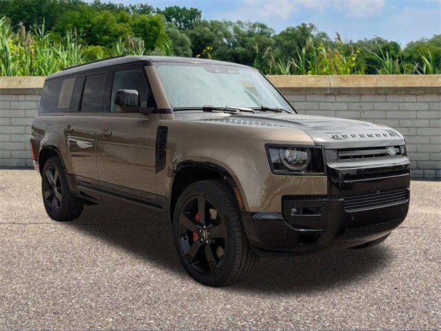 2025 Land Rover Defender 130 X photo 3
