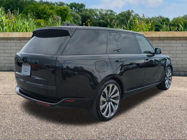 New 2026 Land Rover Range Rover SE SUV