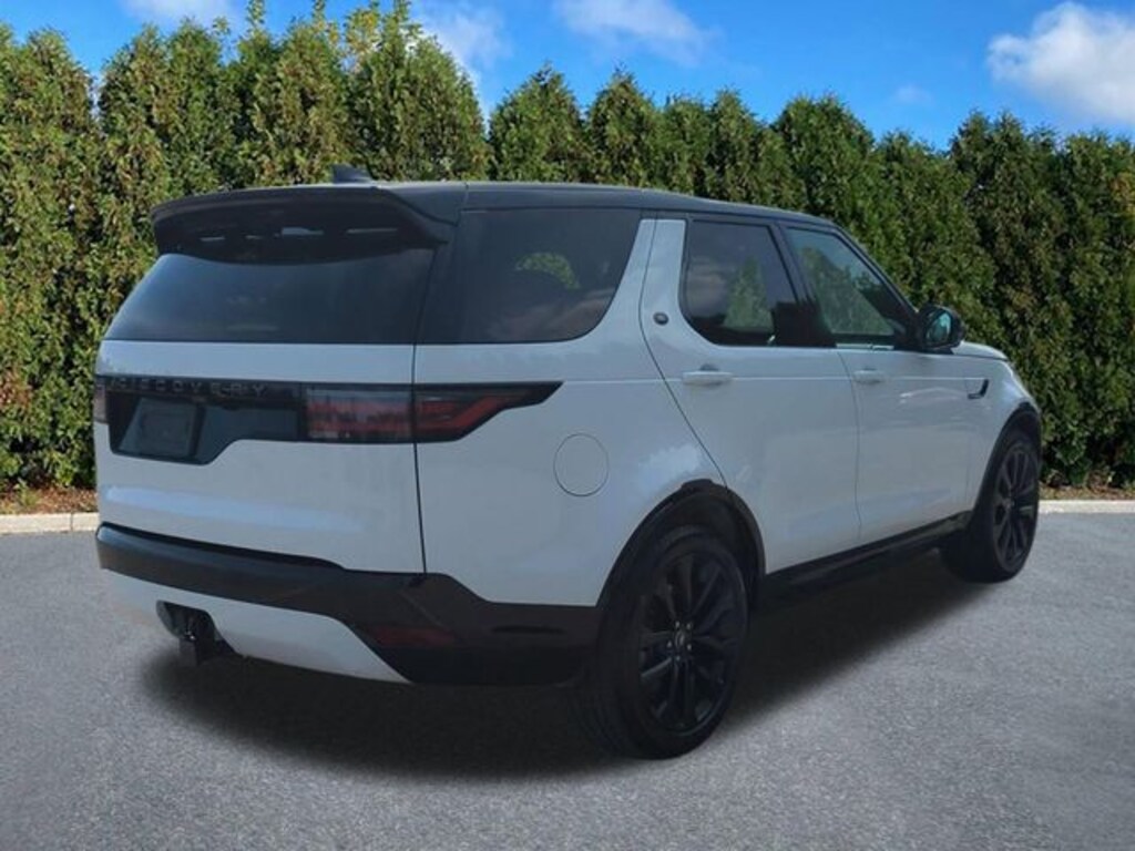 Certified 2024 Land Rover Discovery P300 Dynamic SE SUV