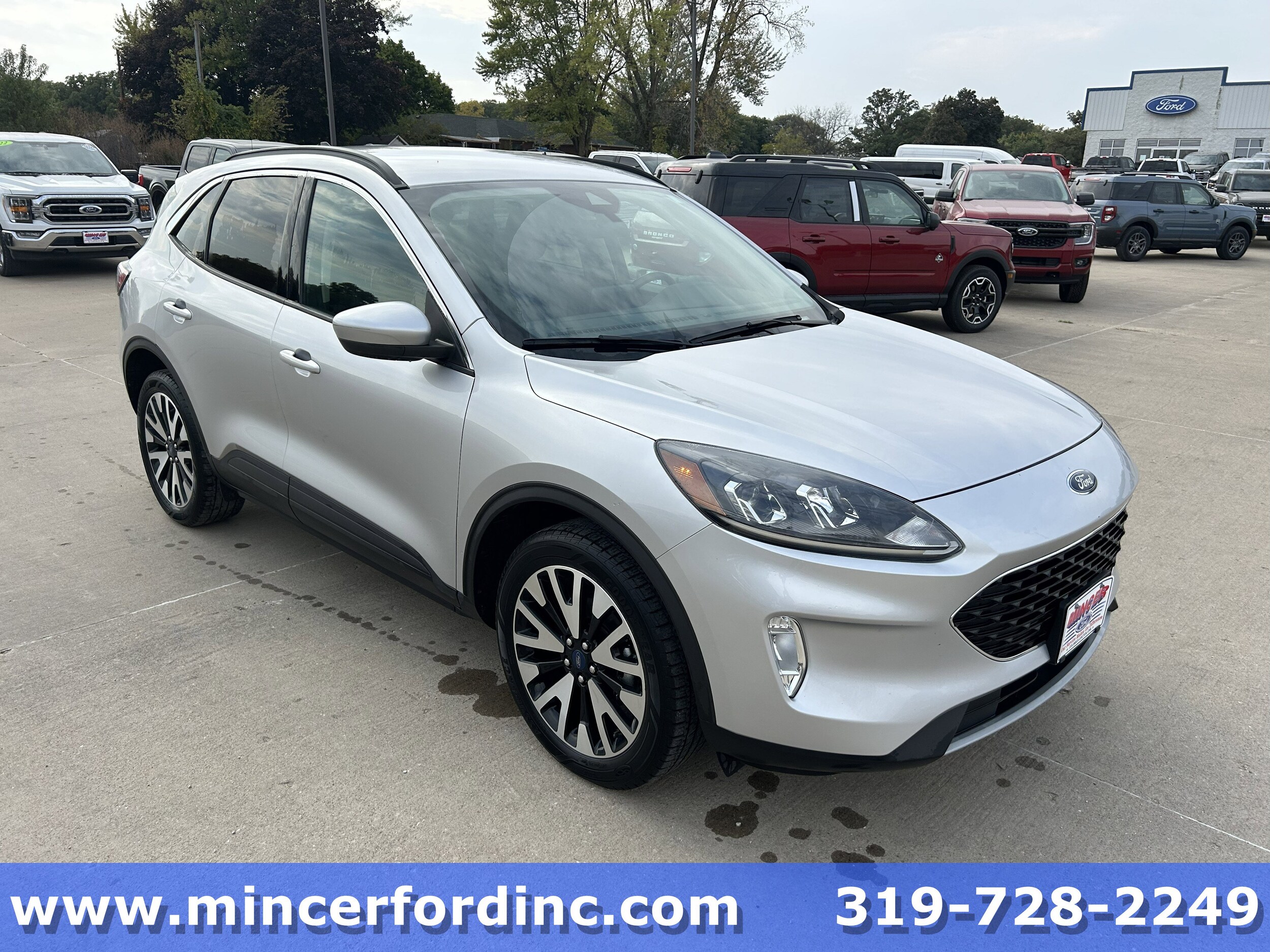 2020 Ford Escape SEL photo 3