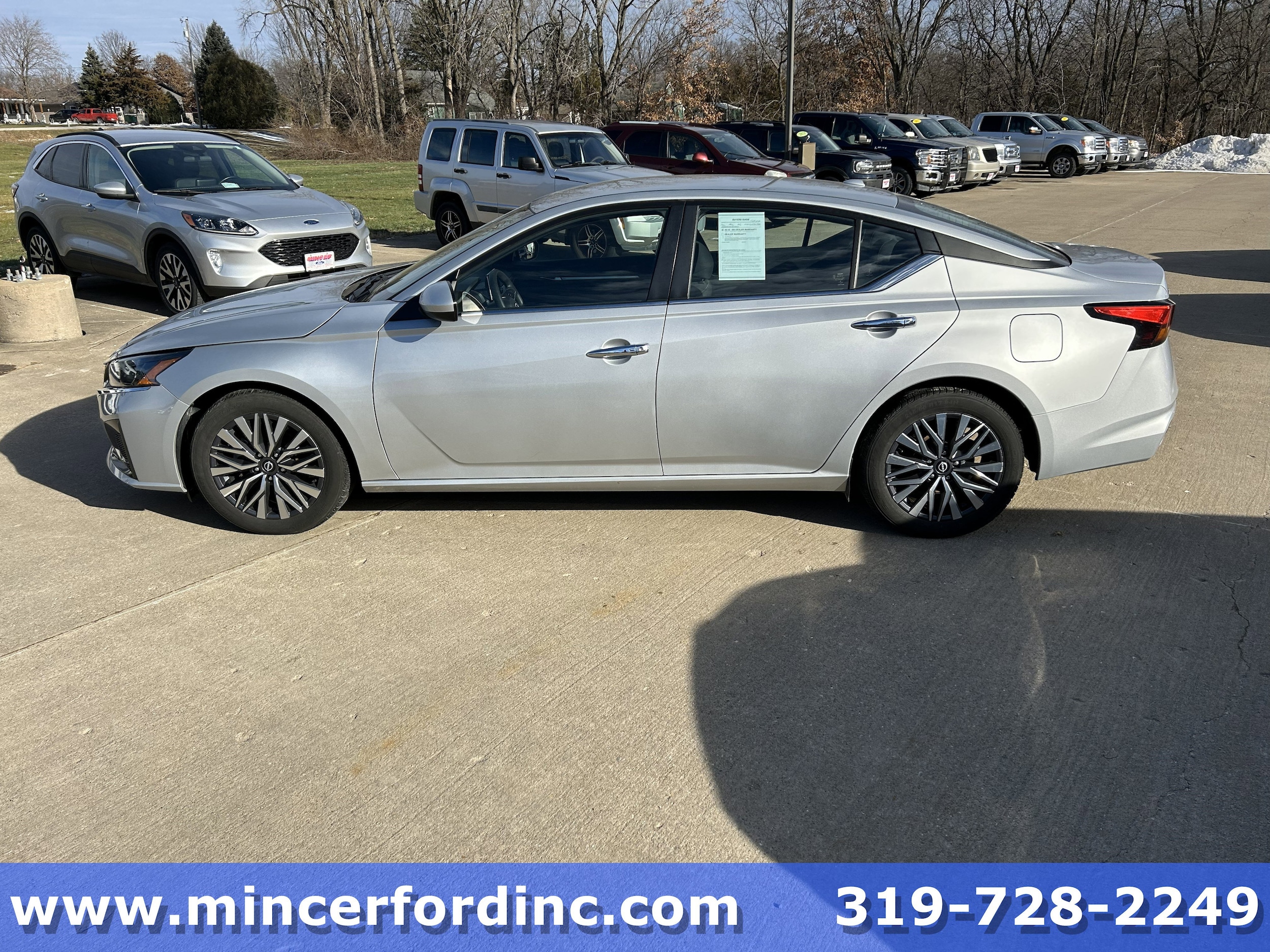 2023 Nissan Altima SV's photo