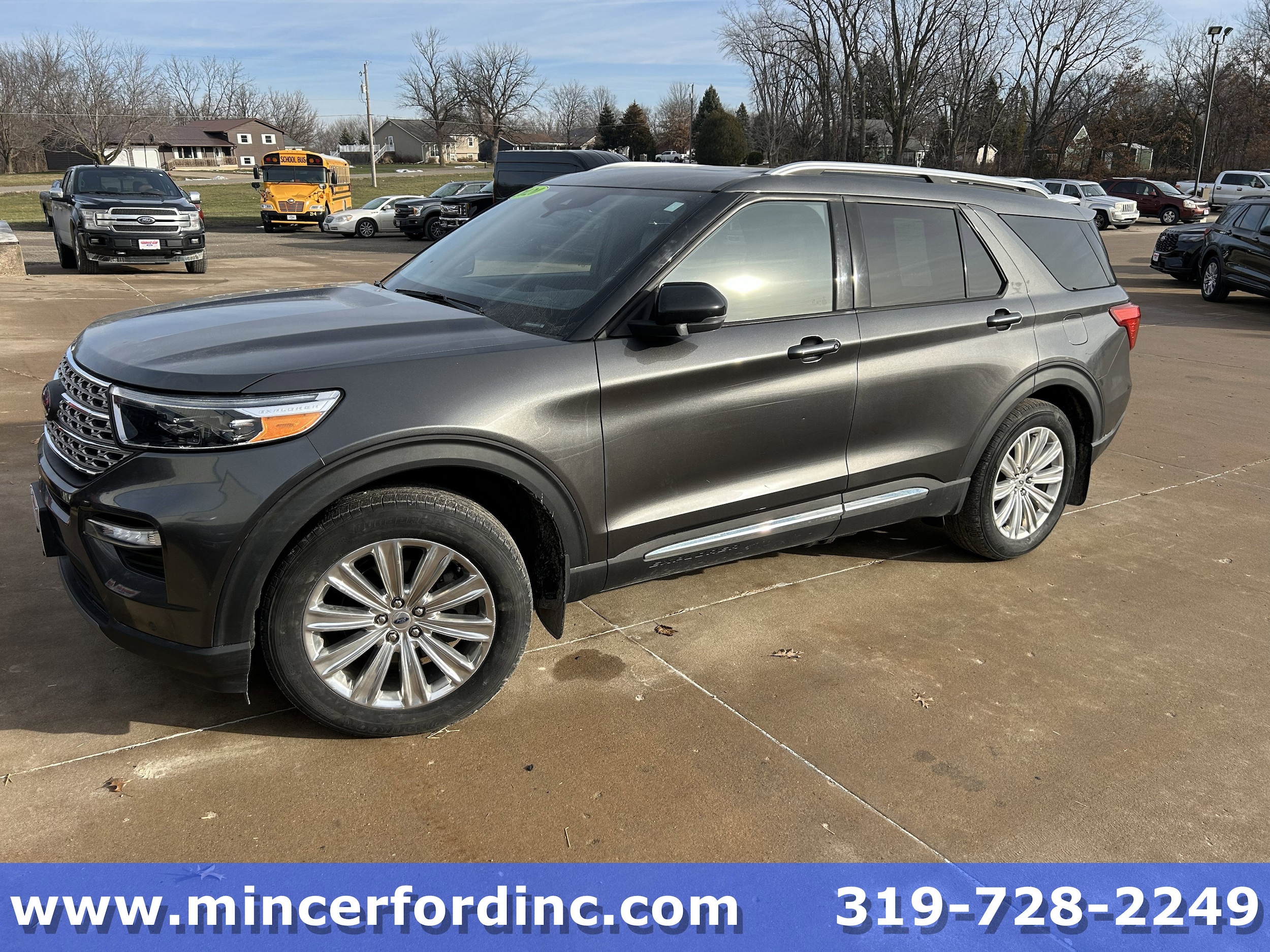 2020 Ford Explorer Limited's photo