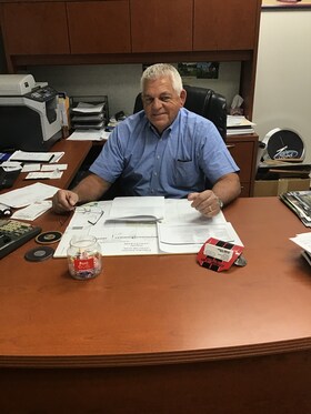 Staff member Larry Mincer from ID_4dea21383fa0