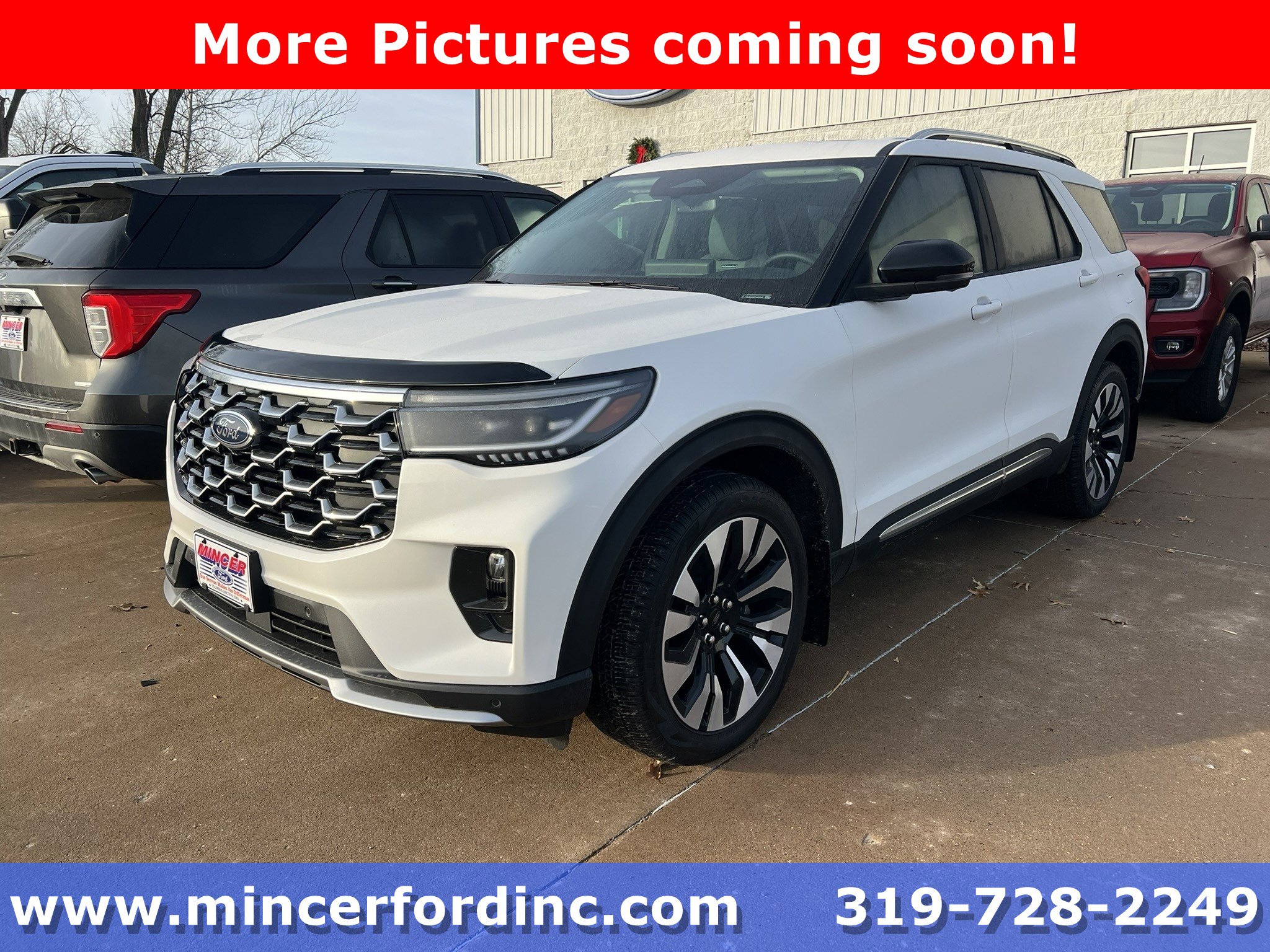 2026 Ford Explorer Platinum's photo