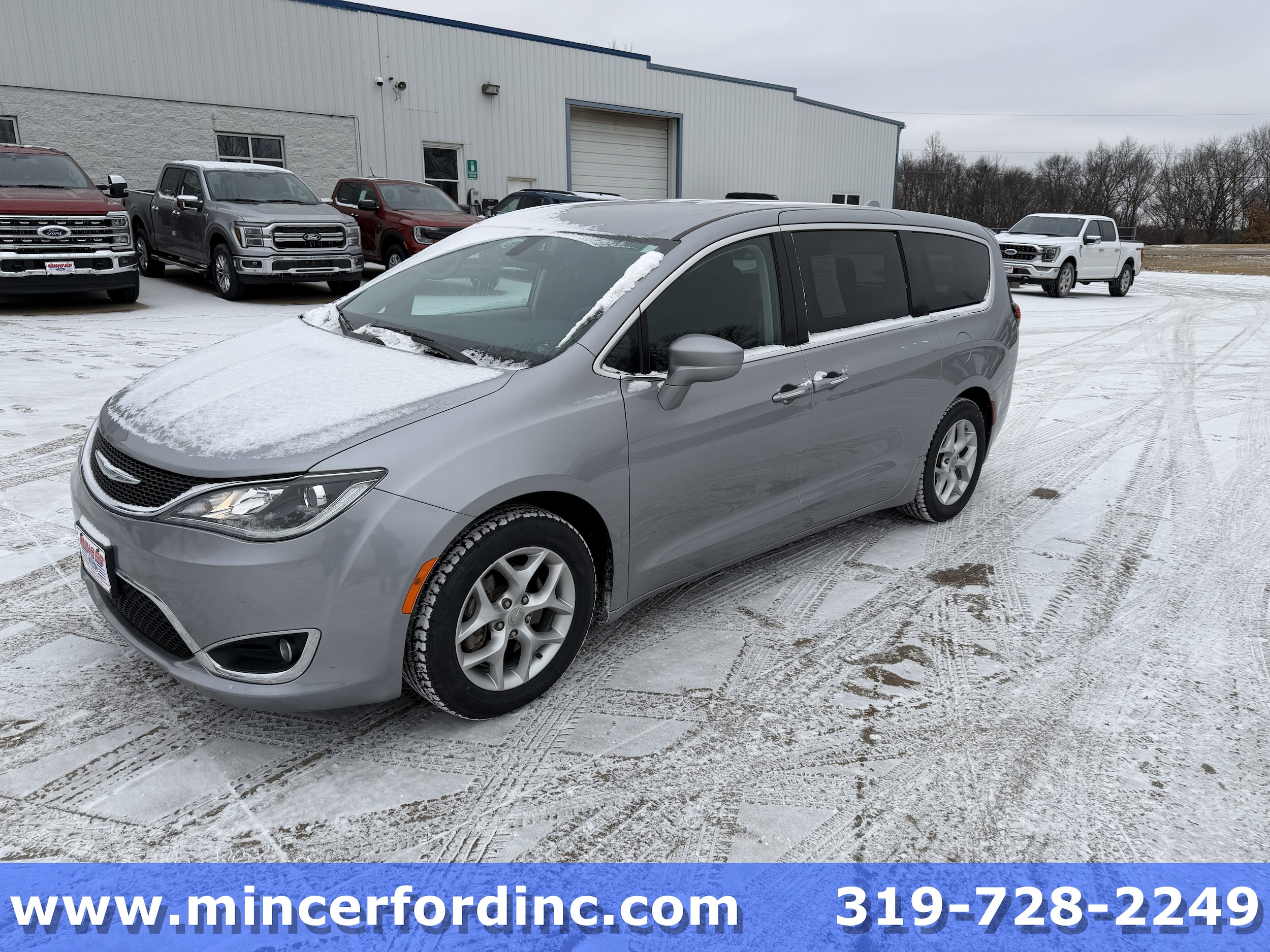Used 2018 Chrysler Pacifica Touring Plus with VIN 2C4RC1FG9JR306520 for sale in Columbus Junction, IA