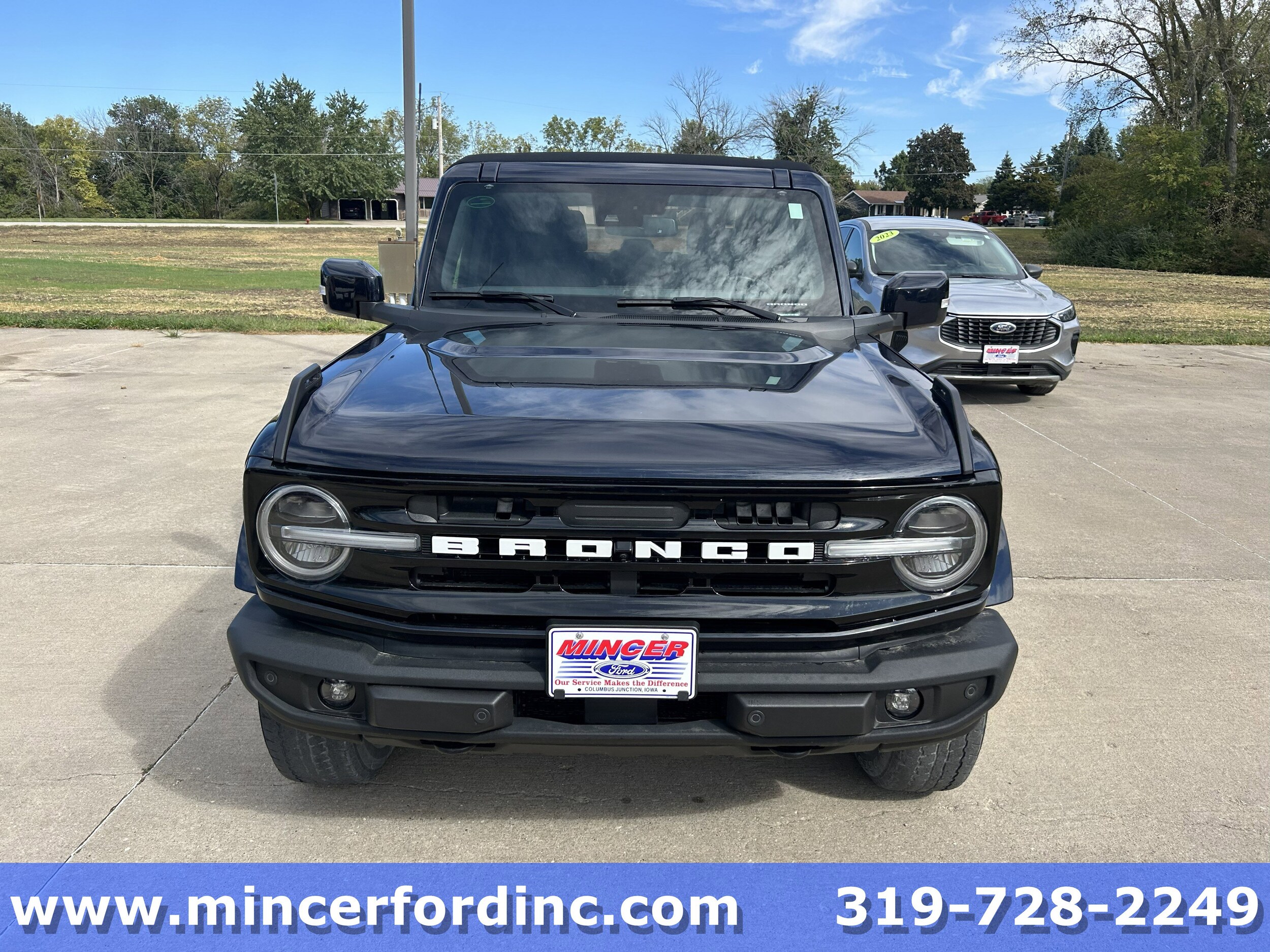 2021 Ford Bronco Outer Banks photo 3