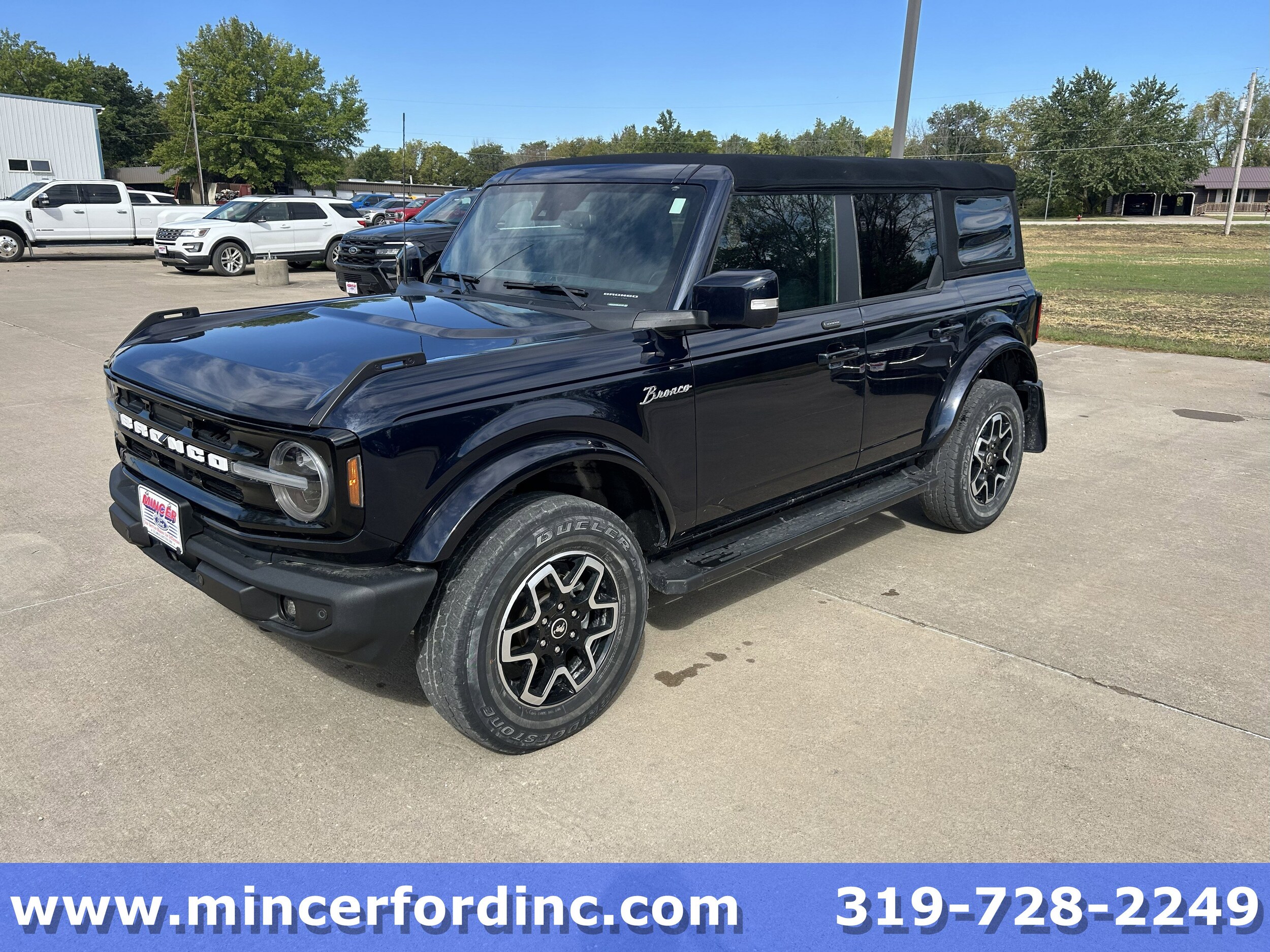 2021 Ford Bronco Outer Banks photo 2