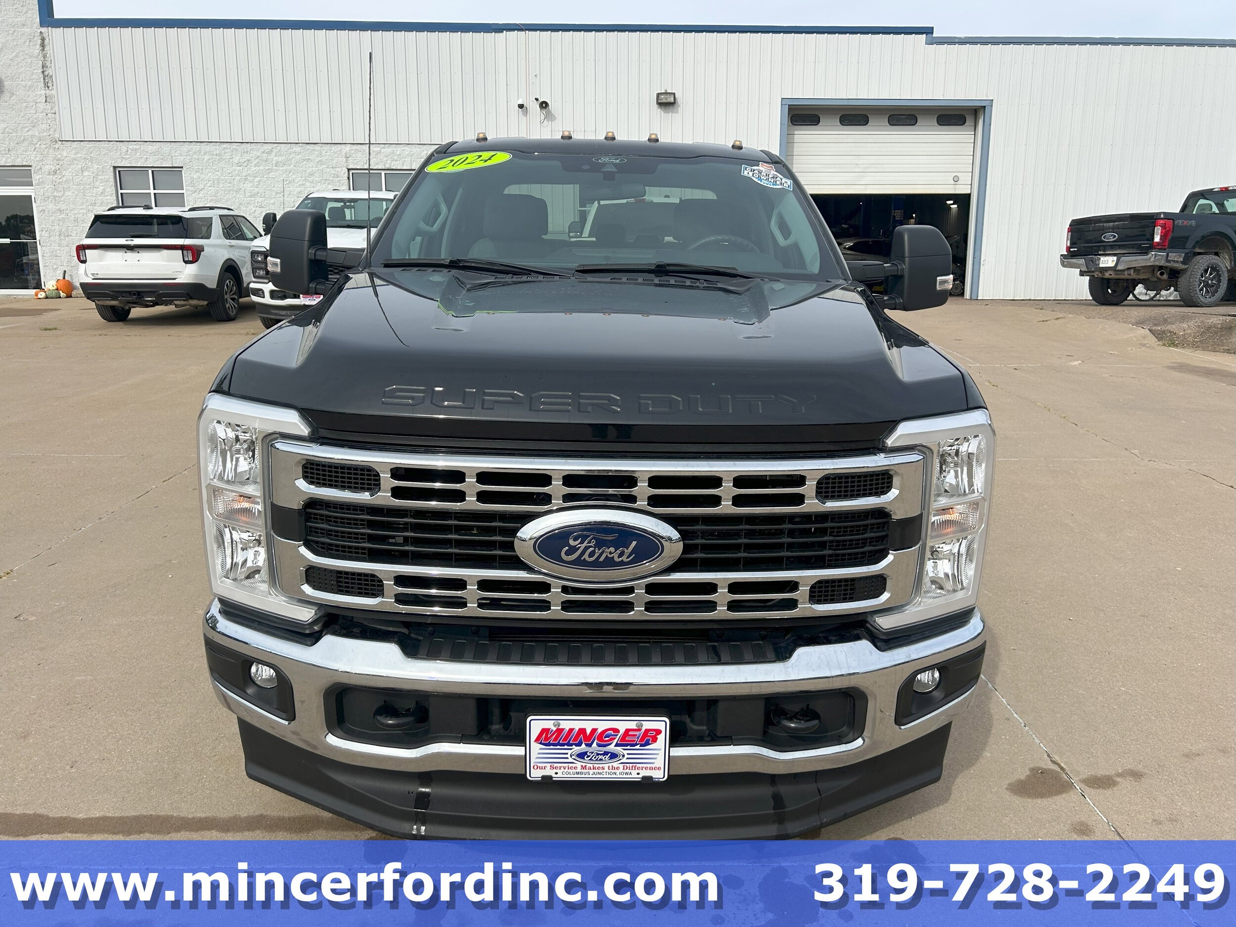 2024 Ford F-350 XLT photo 3