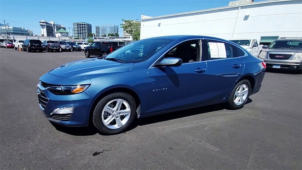 2024 Chevrolet Malibu 1LT photo 4