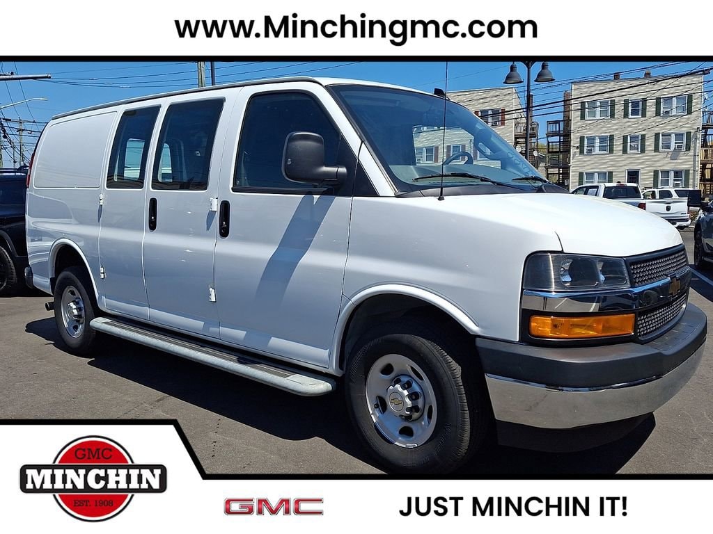 2024 Chevrolet Express 2500 Work Van HD's photo