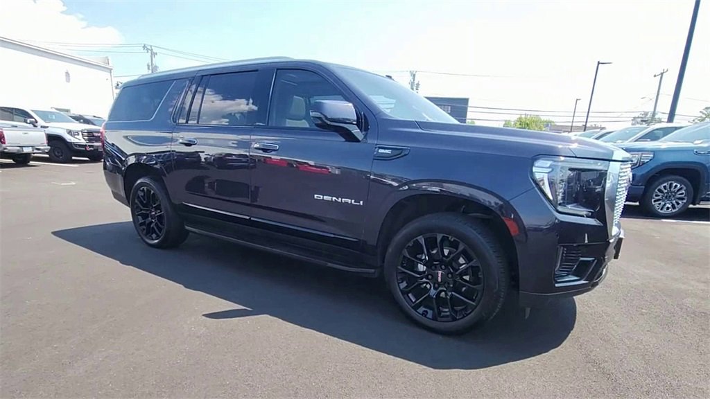 2024 Gmc Yukon XL Denali photo 2