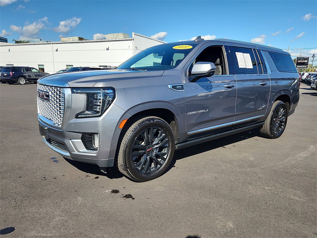 2022 GMC Yukon XL Denali's photo