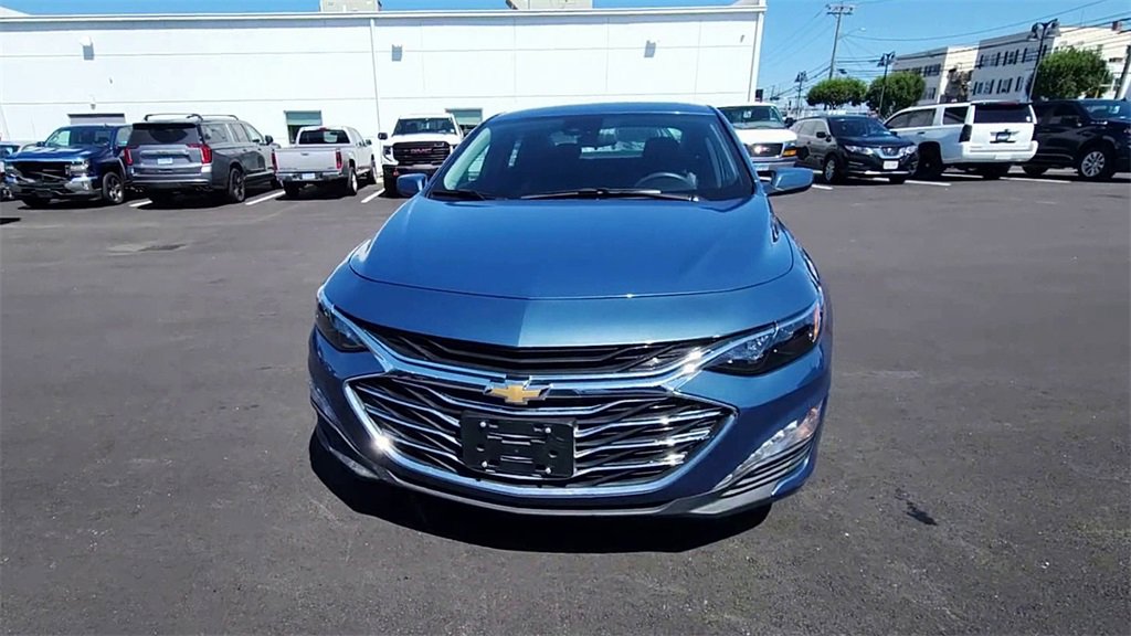 2024 Chevrolet Malibu 1LT photo 3